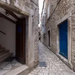 Gostinjska kuća Mendi Trogir