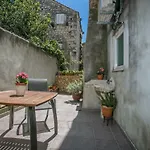 Mendi Guest house 3*