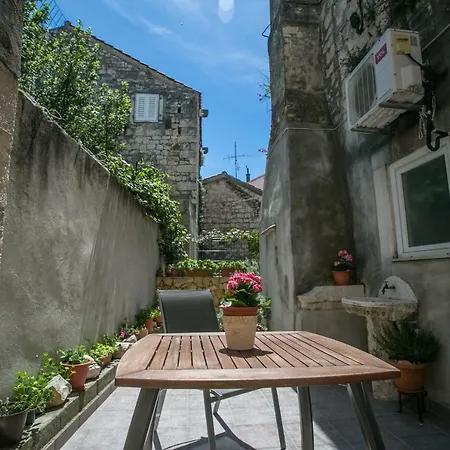 Mendi Pensjonat Trogir